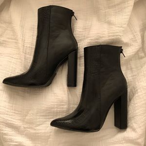 NWOT Lulus Black Boots